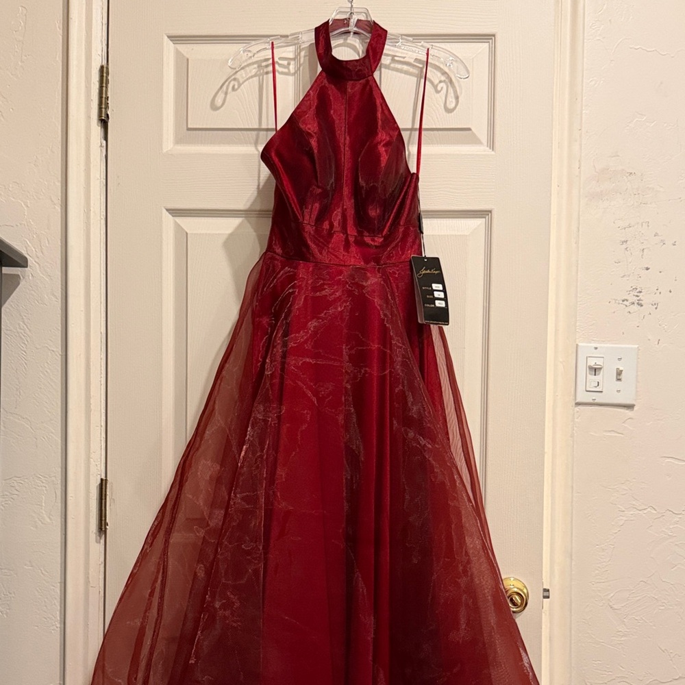 NWTs Johnathan Kayne Elegant Red Halter Neck Prom Formal Ballgown Dress